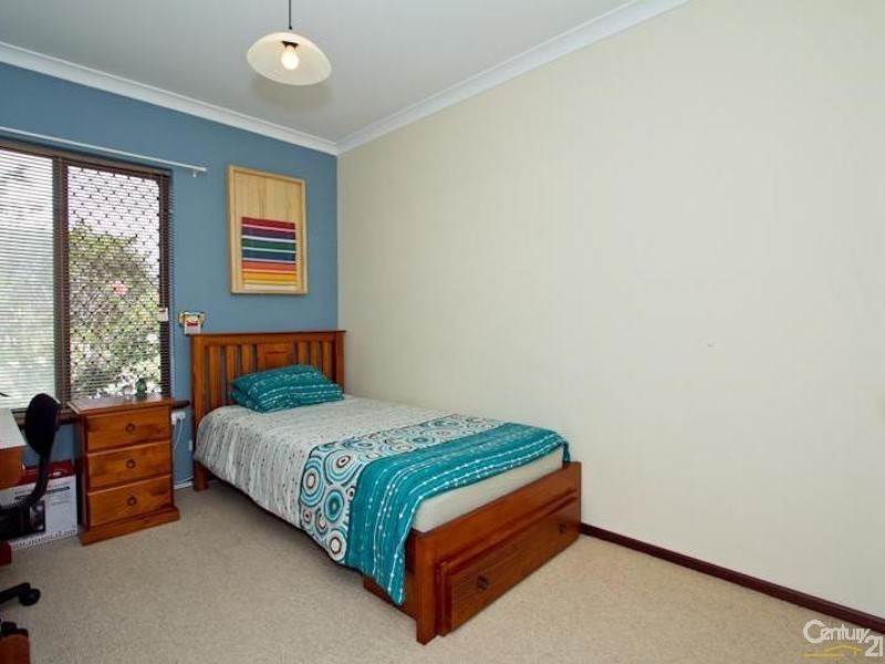 33 Shipbourne Way, Huntingdale WA 6110