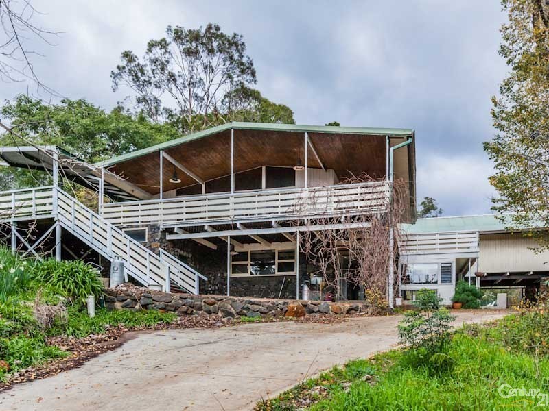33 Armenti Road, Roleystone WA 6111