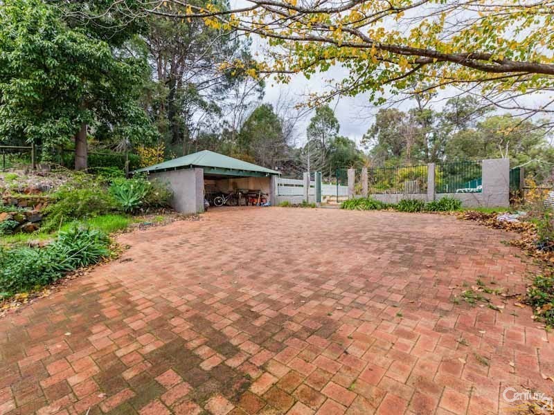 33 Armenti Road, Roleystone WA 6111