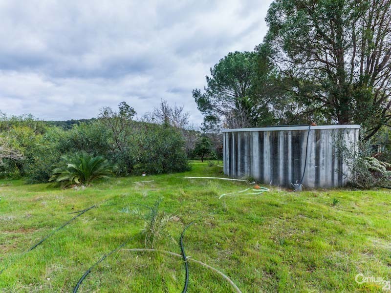 33 Armenti Road, Roleystone WA 6111