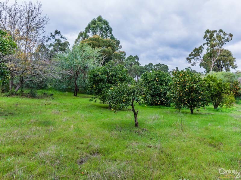 33 Armenti Road, Roleystone WA 6111