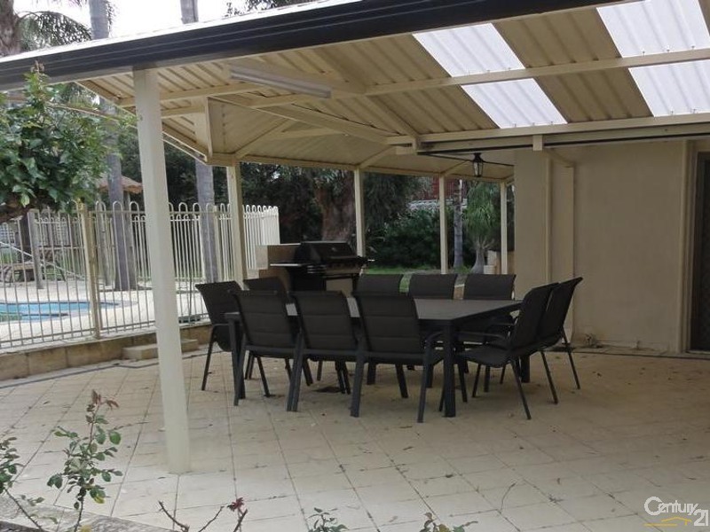 14 Gosnells Road East, Martin WA 6110