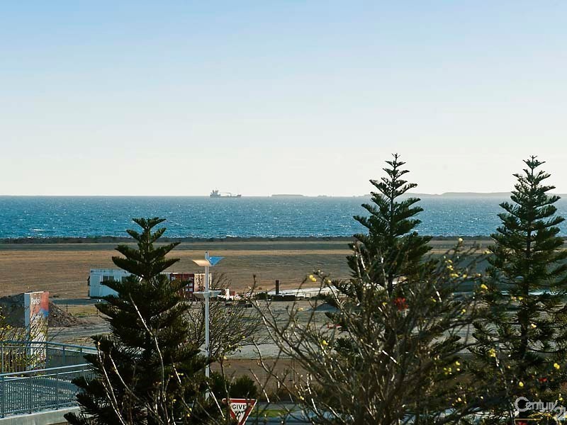 42 Pantheon Avenue, North Coogee WA 6163