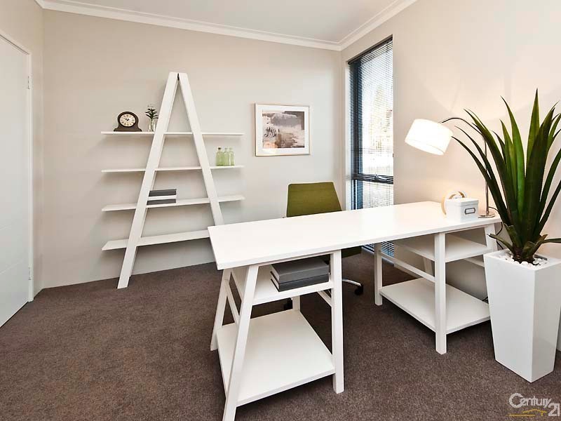 42 Pantheon Avenue, North Coogee WA 6163