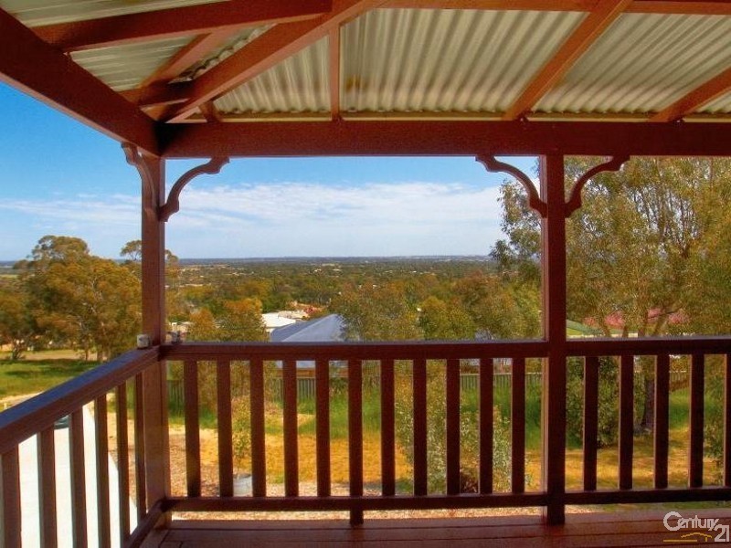 35 Talus Drive, Mount Richon WA 6112