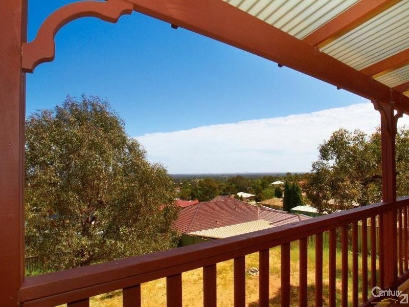 35 Talus Drive, Mount Richon WA 6112