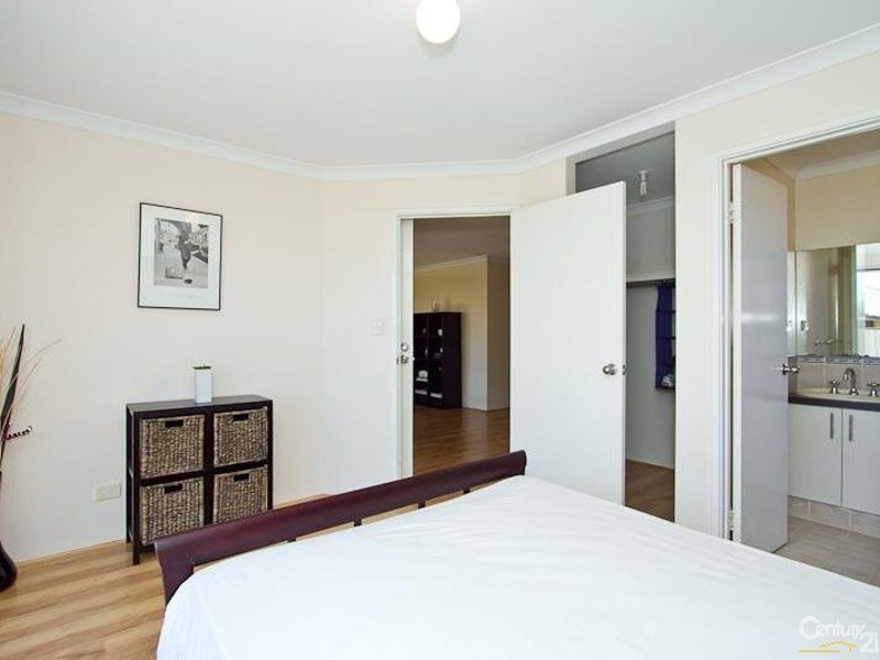 15 Swinden Court, Maddington WA 6109