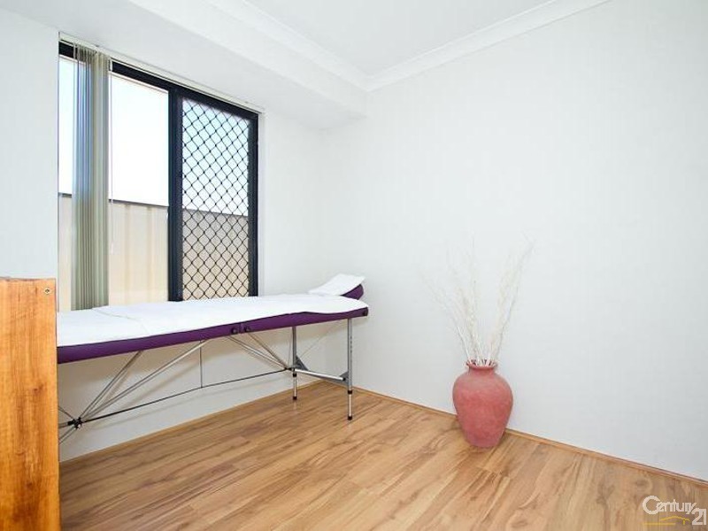 15 Swinden Court, Maddington WA 6109