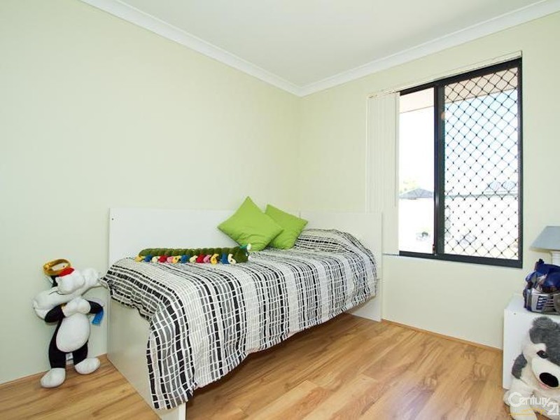 15 Swinden Court, Maddington WA 6109