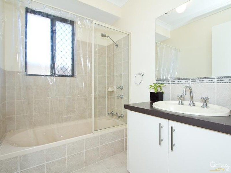 15 Swinden Court, Maddington WA 6109