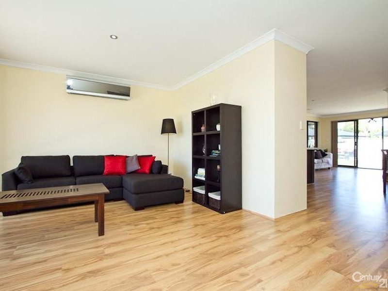 15 Swinden Court, Maddington WA 6109