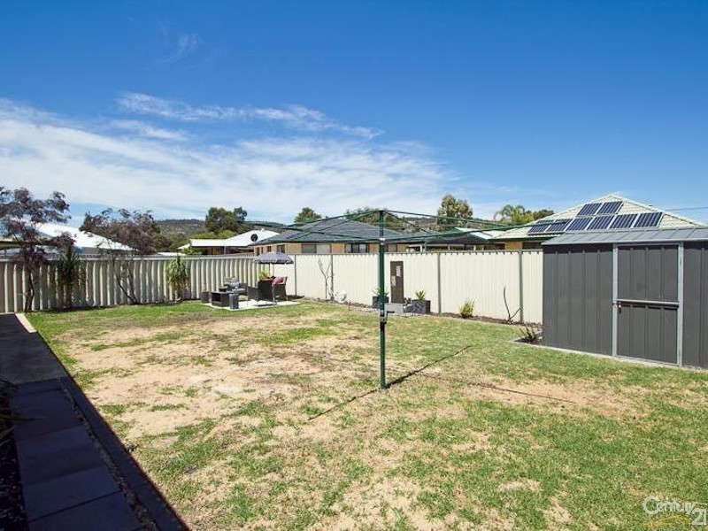 15 Swinden Court, Maddington WA 6109