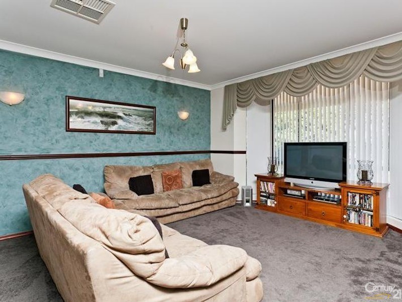 3 Petalite Place, Mount Richon WA 6112