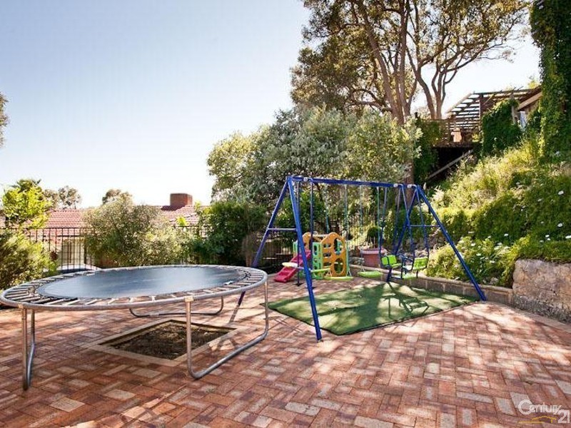 3 Petalite Place, Mount Richon WA 6112