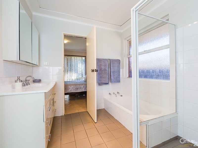 12 Ivers Court, Langford WA 6147