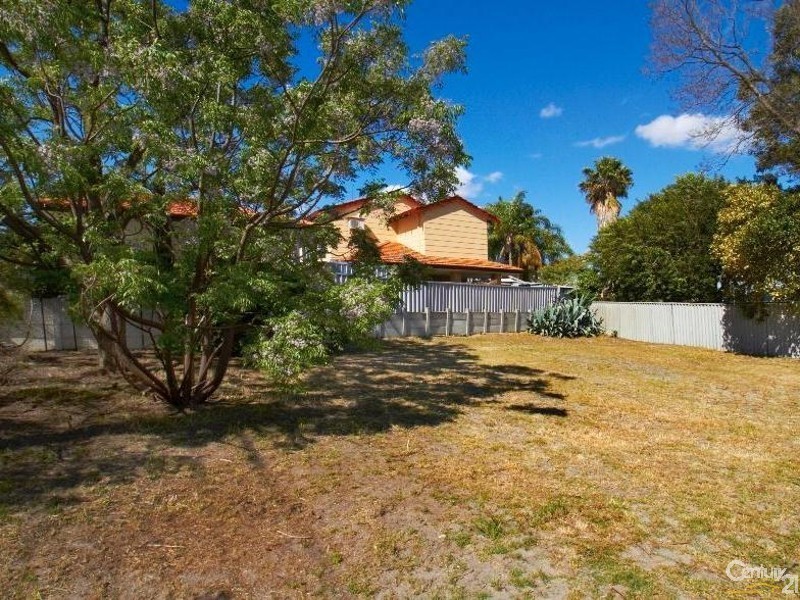 52 Pembury Road, Thornlie WA 6108