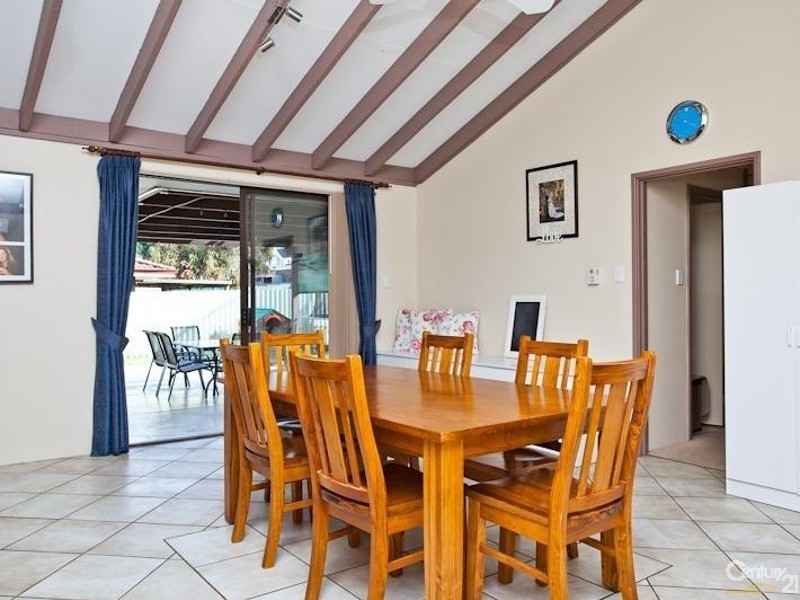 15 Jurien Way, Thornlie WA 6108