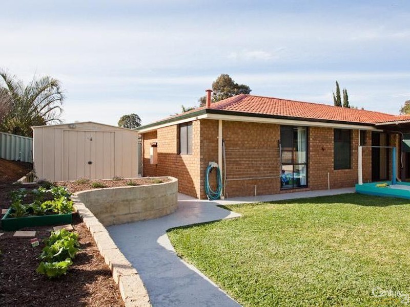 15 Jurien Way, Thornlie WA 6108