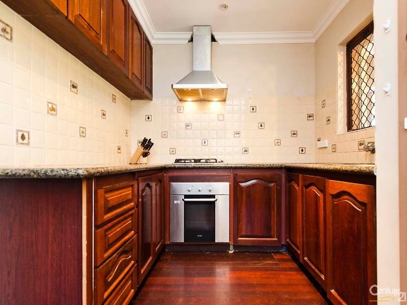 17 Lorenzo Street, Thornlie WA 6108