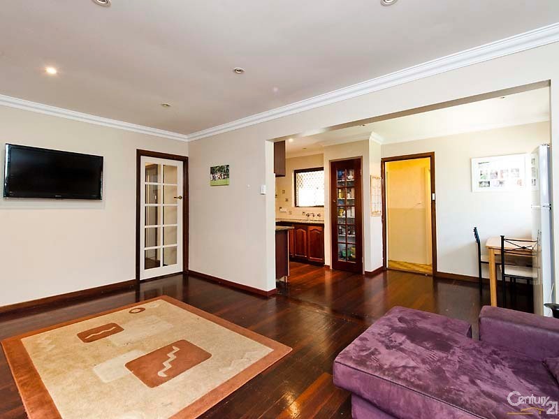 17 Lorenzo Street, Thornlie WA 6108