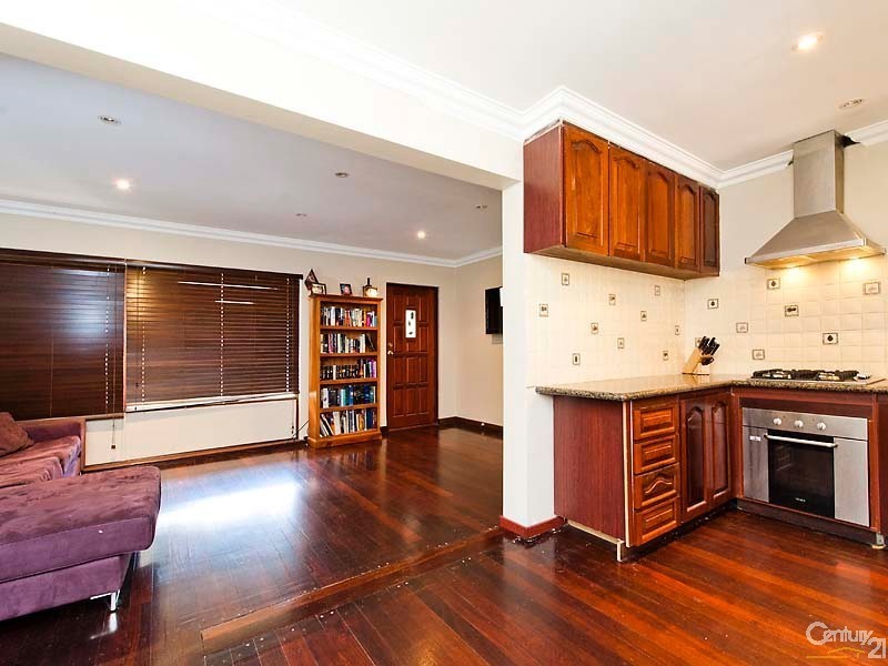 17 Lorenzo Street, Thornlie WA 6108