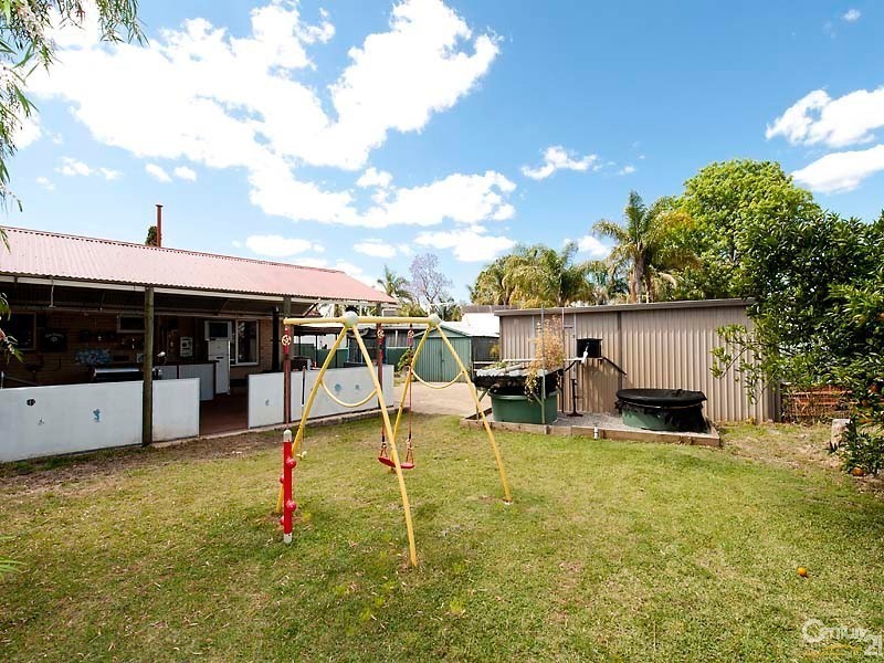 17 Lorenzo Street, Thornlie WA 6108