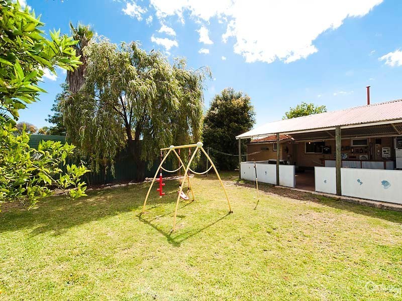 17 Lorenzo Street, Thornlie WA 6108