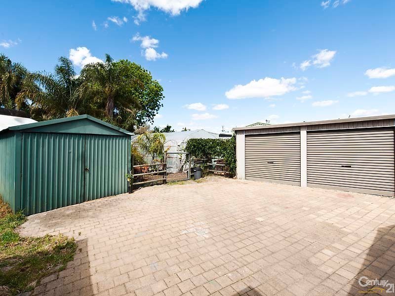 17 Lorenzo Street, Thornlie WA 6108
