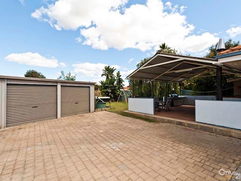 17 Lorenzo Street, Thornlie WA 6108