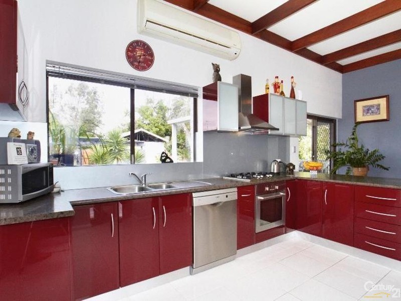 30 Weston Drive, Swan View WA 6056