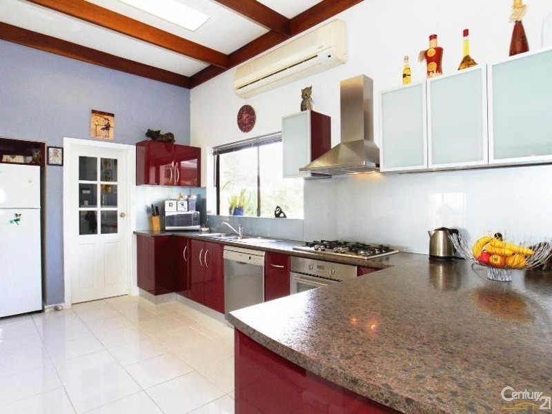 30 Weston Drive, Swan View WA 6056