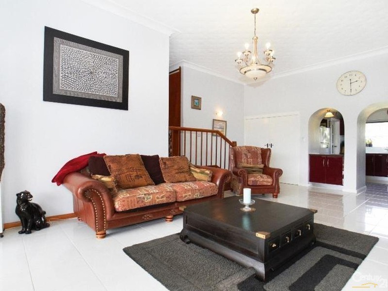 30 Weston Drive, Swan View WA 6056
