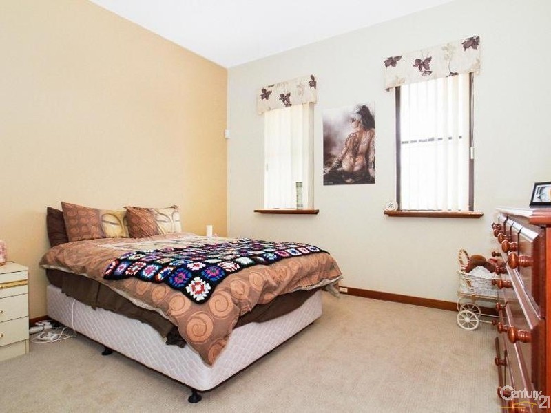 30 Weston Drive, Swan View WA 6056