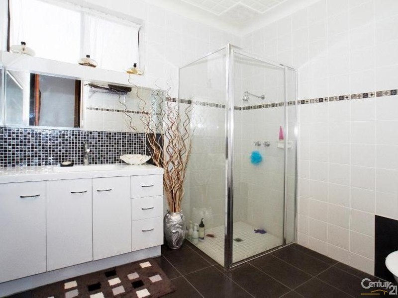 30 Weston Drive, Swan View WA 6056