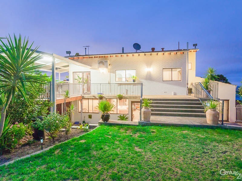 30 Weston Drive, Swan View WA 6056