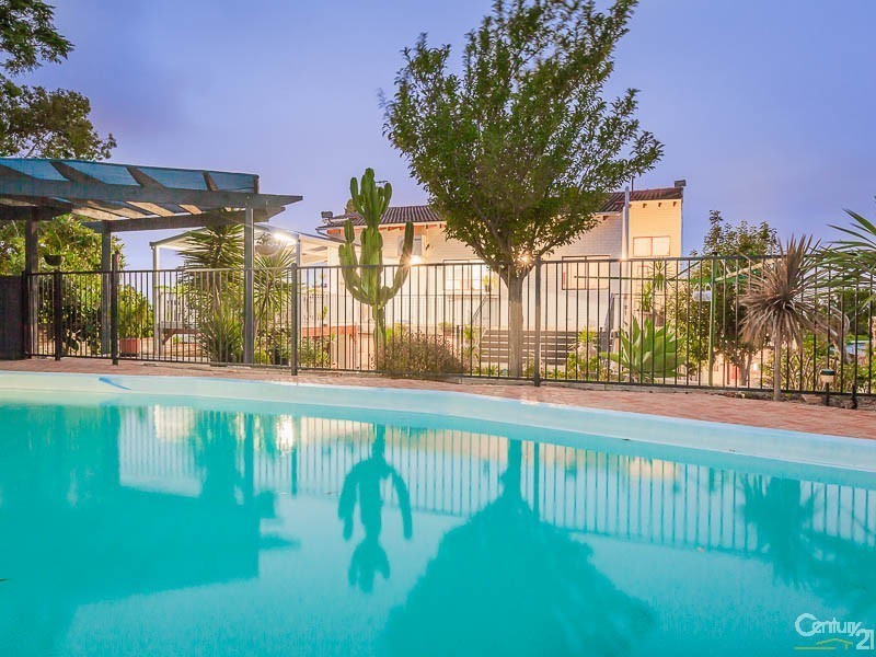30 Weston Drive, Swan View WA 6056