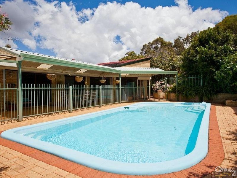 4 Boree Road, Kalamunda WA 6076