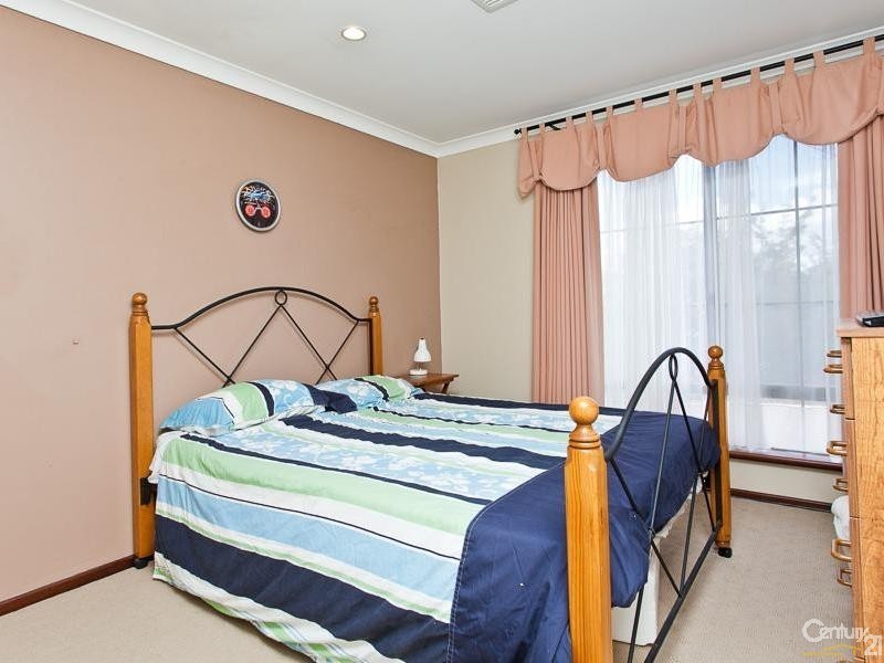 4 Boree Road, Kalamunda WA 6076