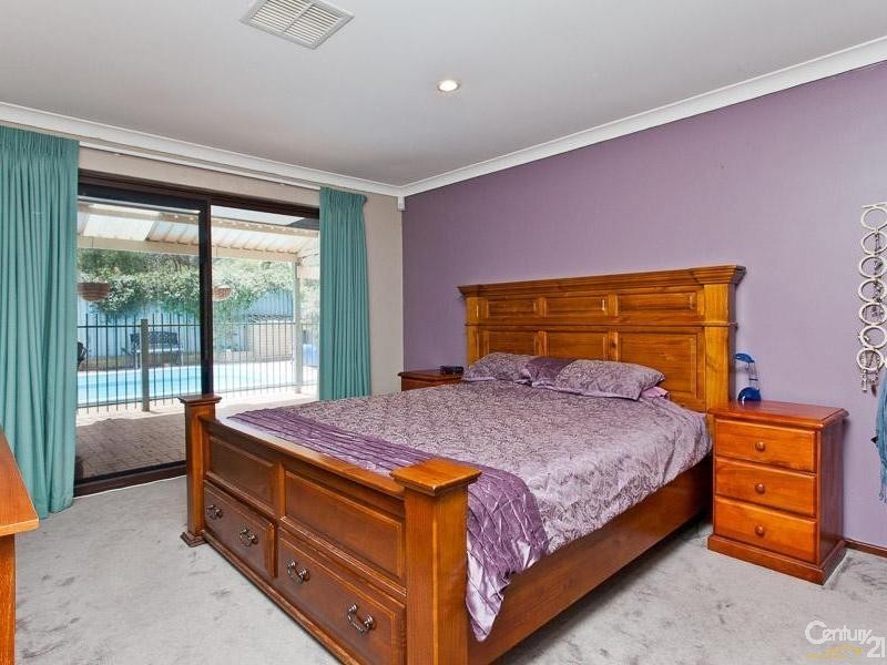 4 Boree Road, Kalamunda WA 6076