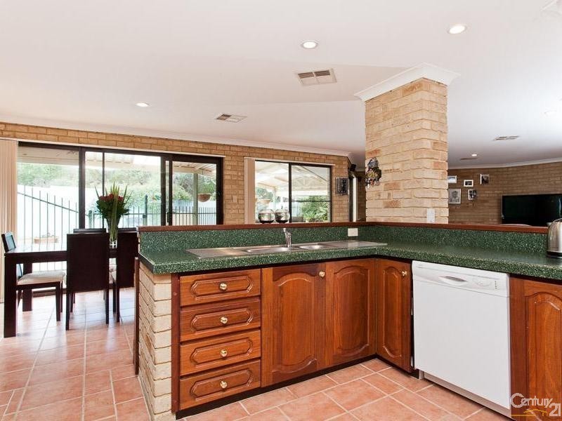 4 Boree Road, Kalamunda WA 6076