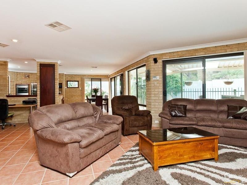 4 Boree Road, Kalamunda WA 6076