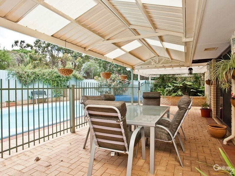 4 Boree Road, Kalamunda WA 6076