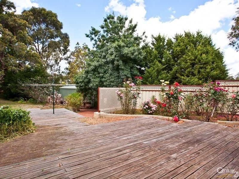 4 Boree Road, Kalamunda WA 6076