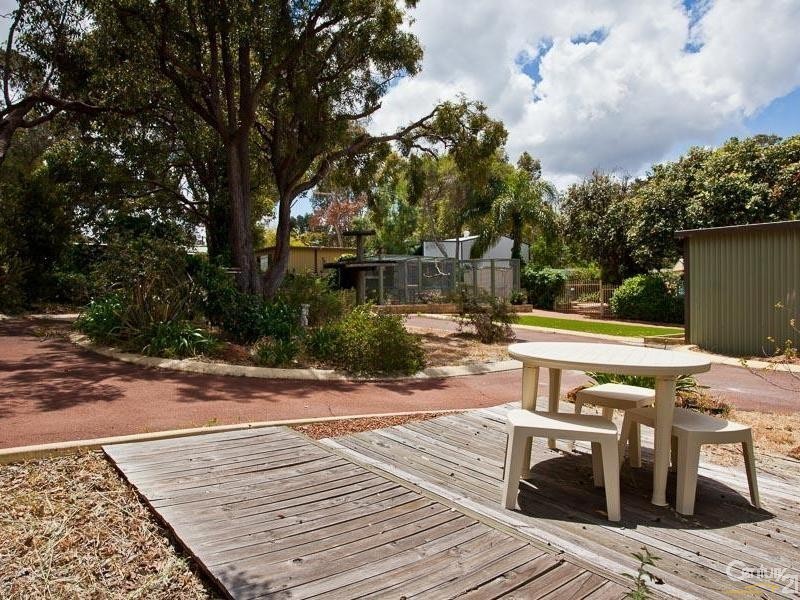 4 Boree Road, Kalamunda WA 6076