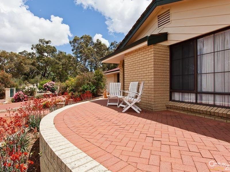 4 Boree Road, Kalamunda WA 6076