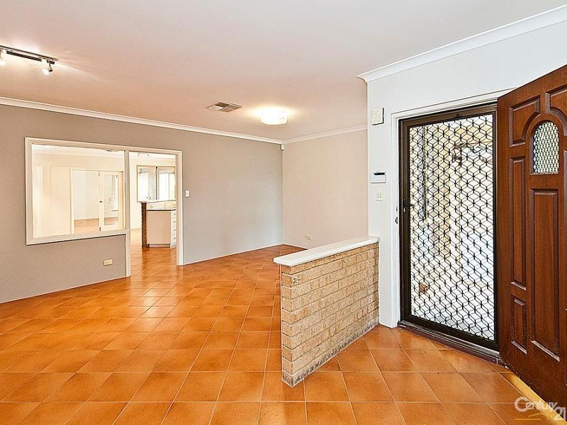 12 Griffith Way, Thornlie WA 6108