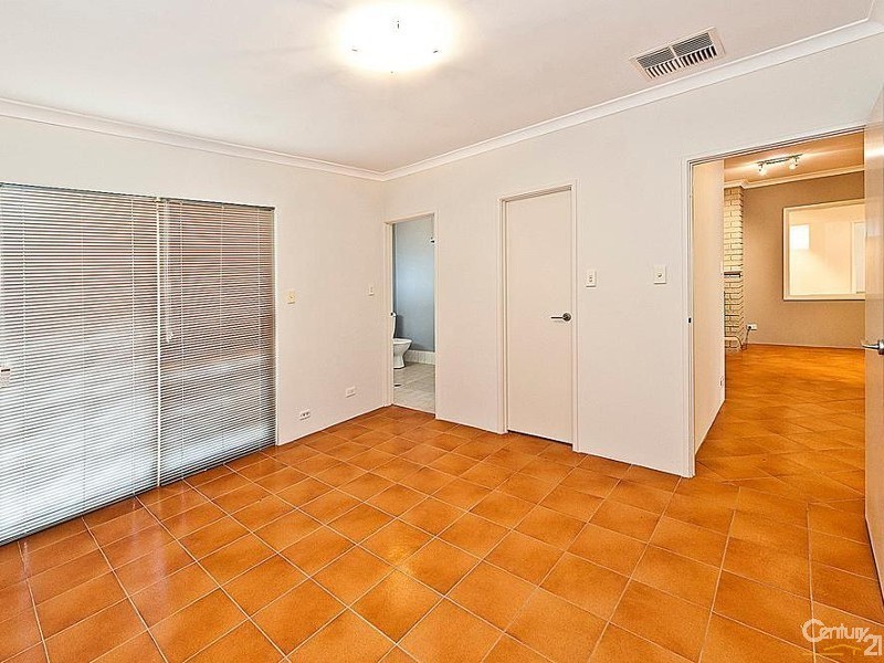12 Griffith Way, Thornlie WA 6108