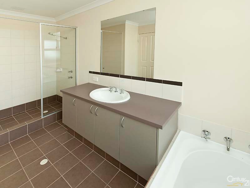 12a Griffith Way, Thornlie WA 6108
