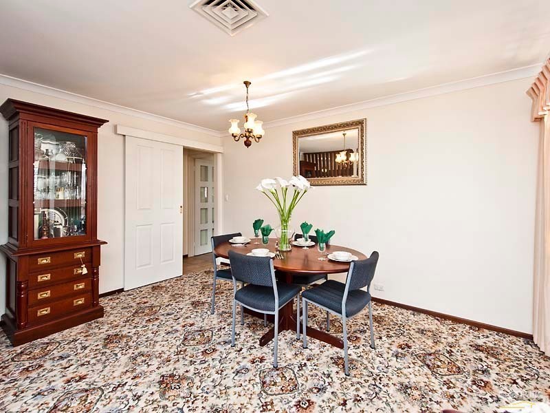 6 Faull Close, Leeming WA 6149