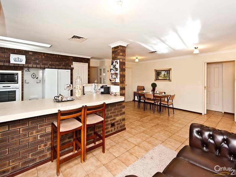 6 Faull Close, Leeming WA 6149